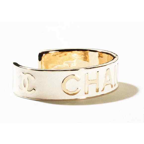 Chanel 22S Gold White Enamel Metal Interlocking CC Logo Arm Cuff Bracelet Small - Picture 5 of 12
